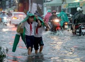 Mơ thấy lội nước